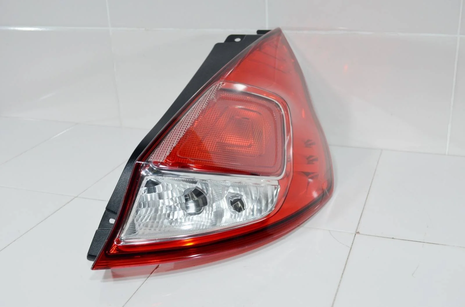 Фонарь FORD Fiesta 2012+ 1778973 6, правый