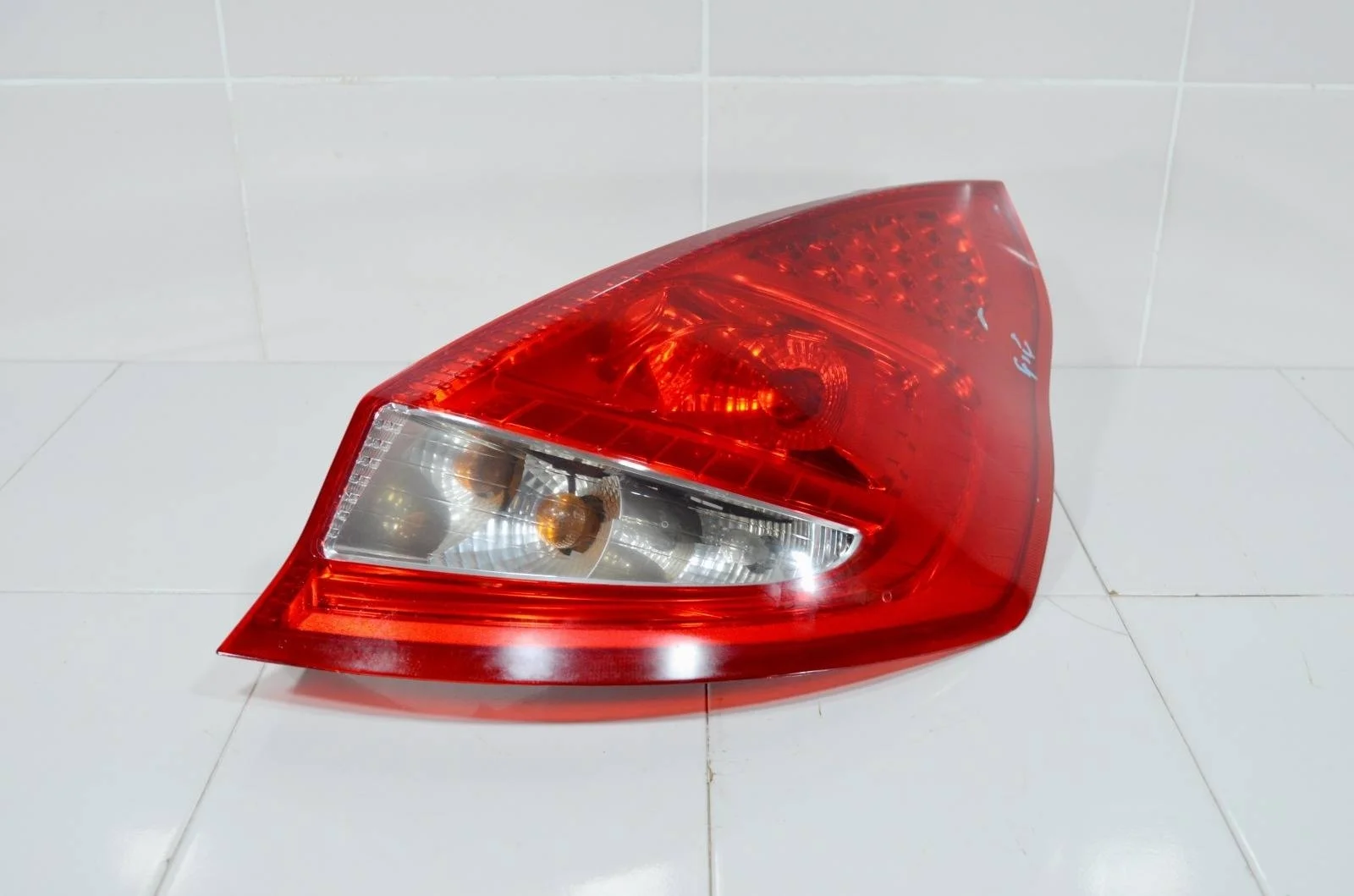 Фонарь FORD FIESTA 2008+ 1709552 6, правый