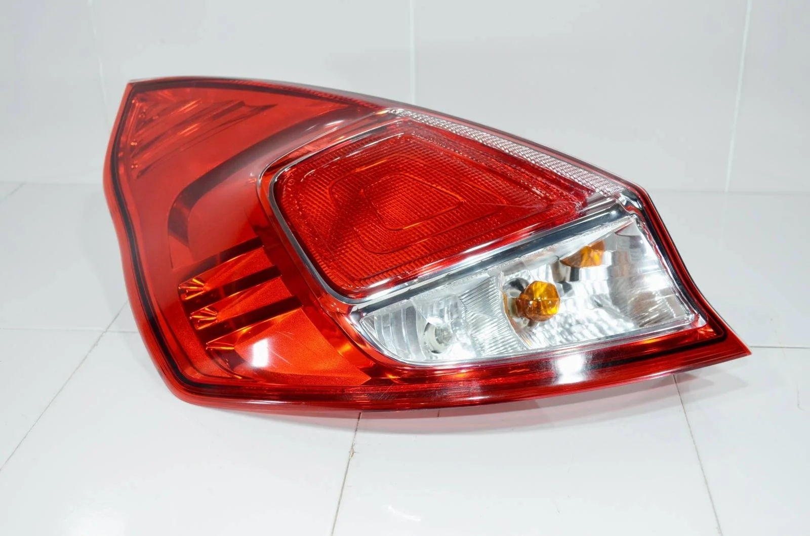 Фонарь FORD FIESTA 2012+ 1778974 6, левый