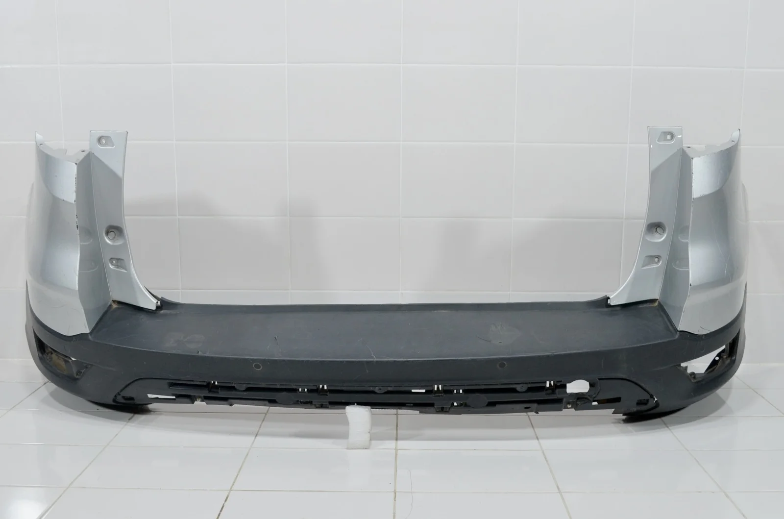 Бампер FORD KUGA 2012+ 1837225 CBS, задний