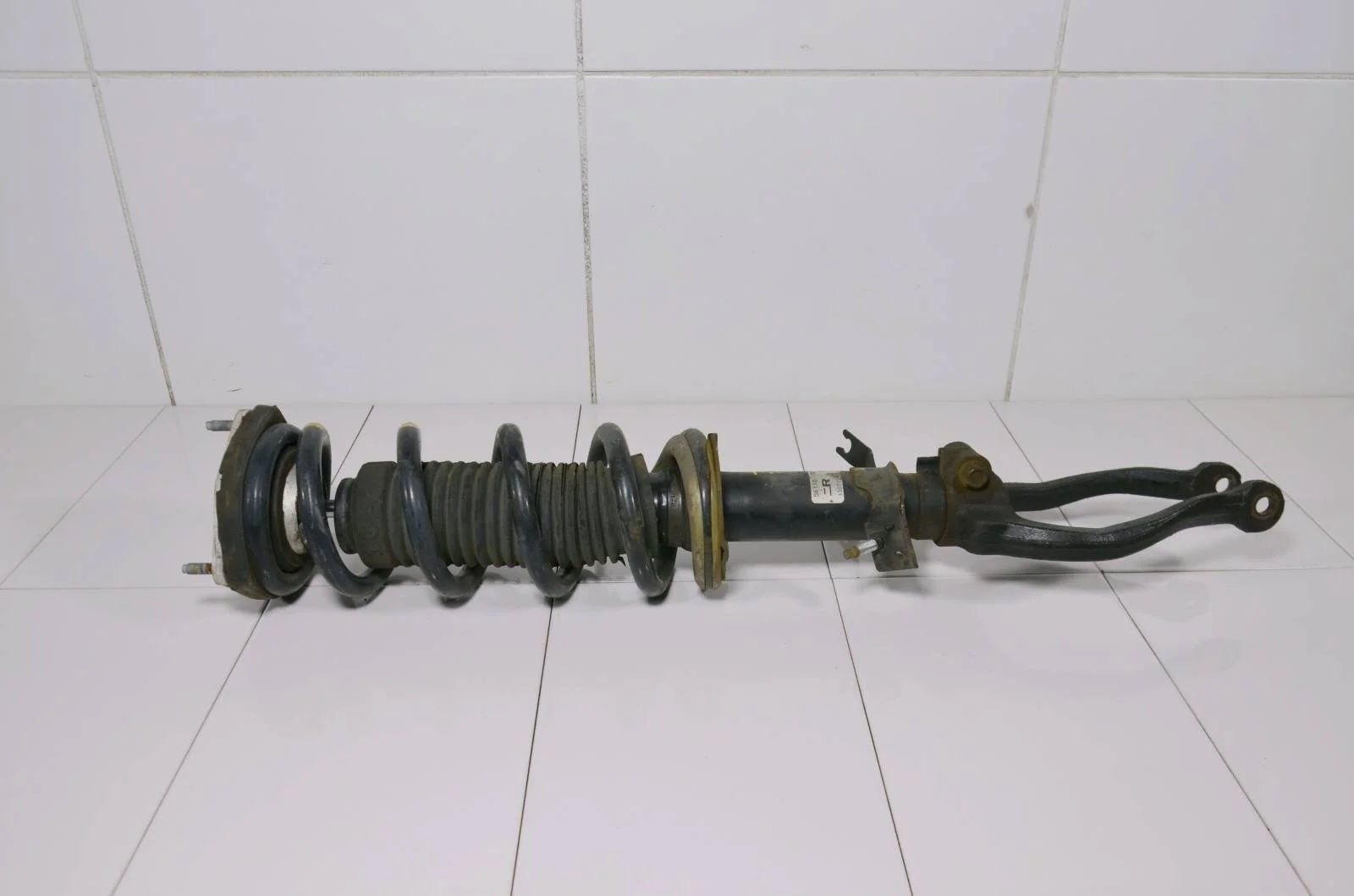 Стойка амортизатора INFINITI QX70/FX 2008+ 561101CB0C S51, передняя правая