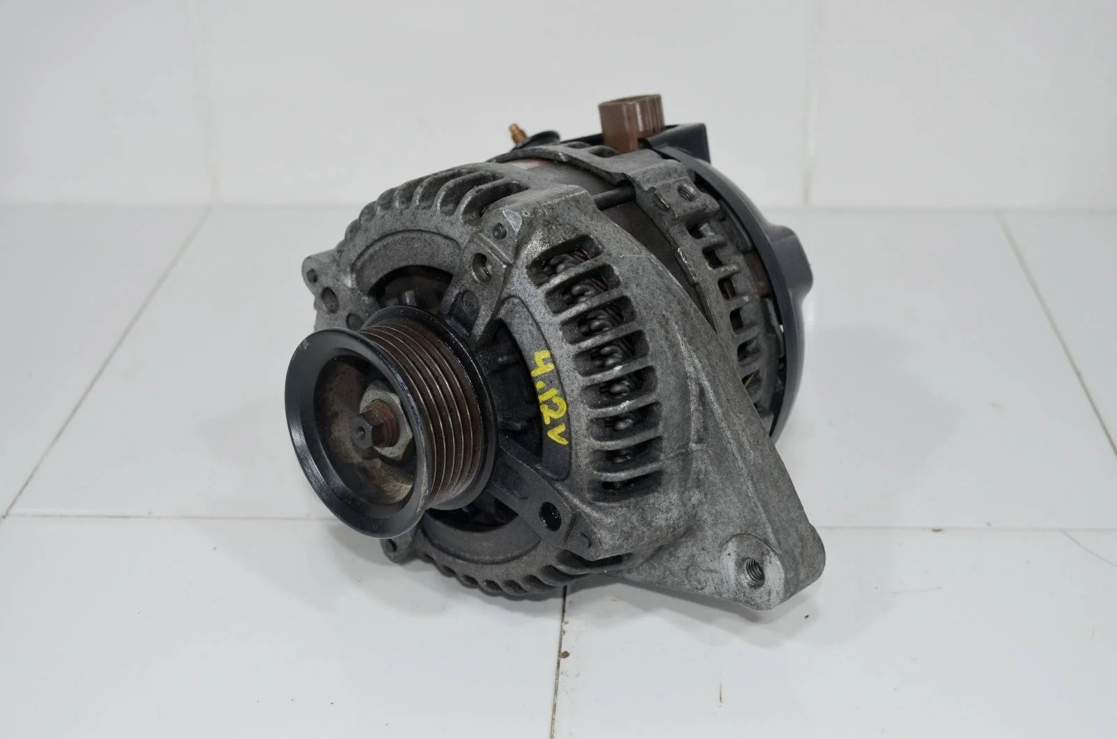 Генератор lexus RX 330 2003+ 2706020280 XU30