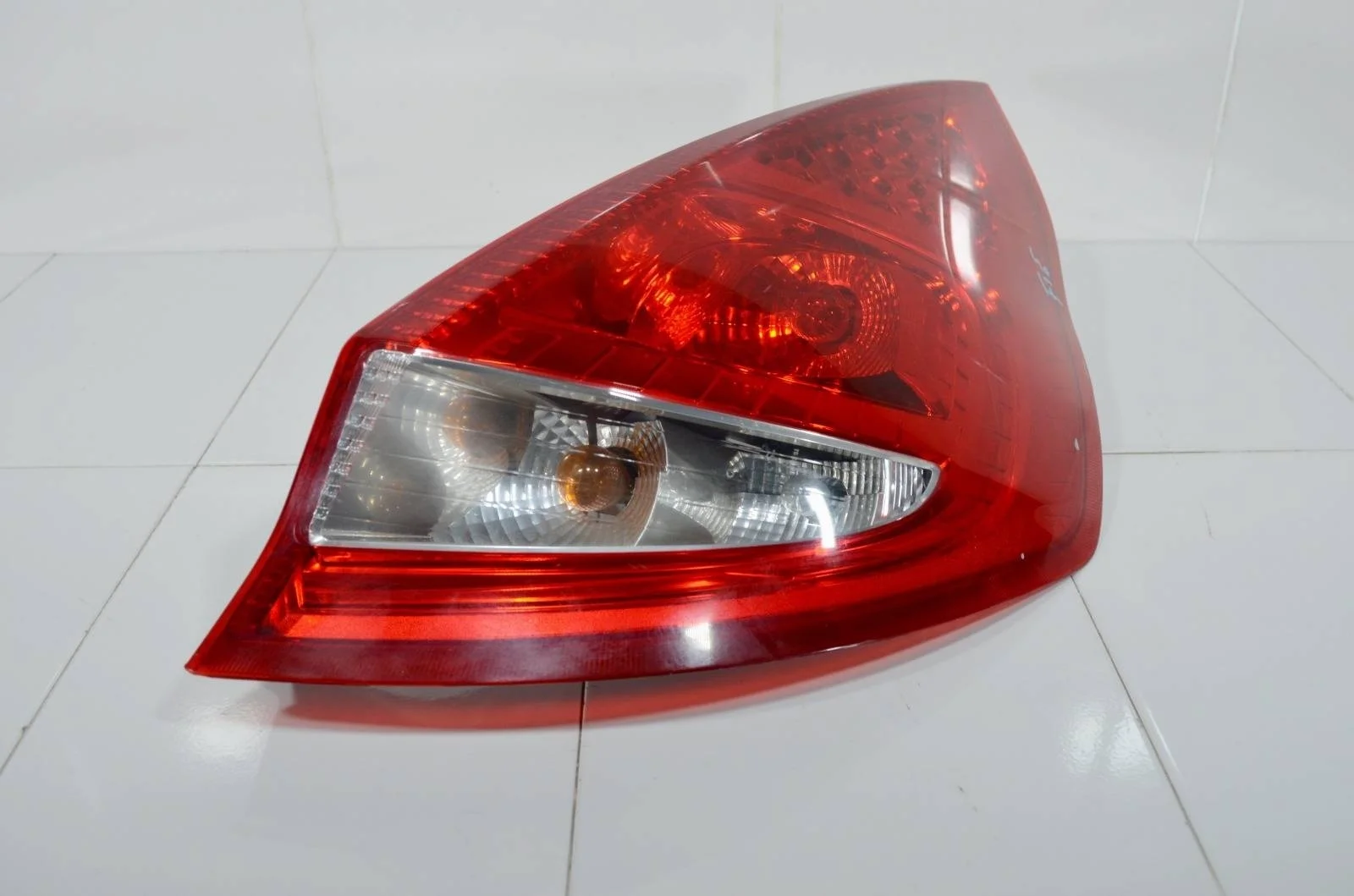 Фонарь FORD FIESTA 2008+ 1709552 6, правый