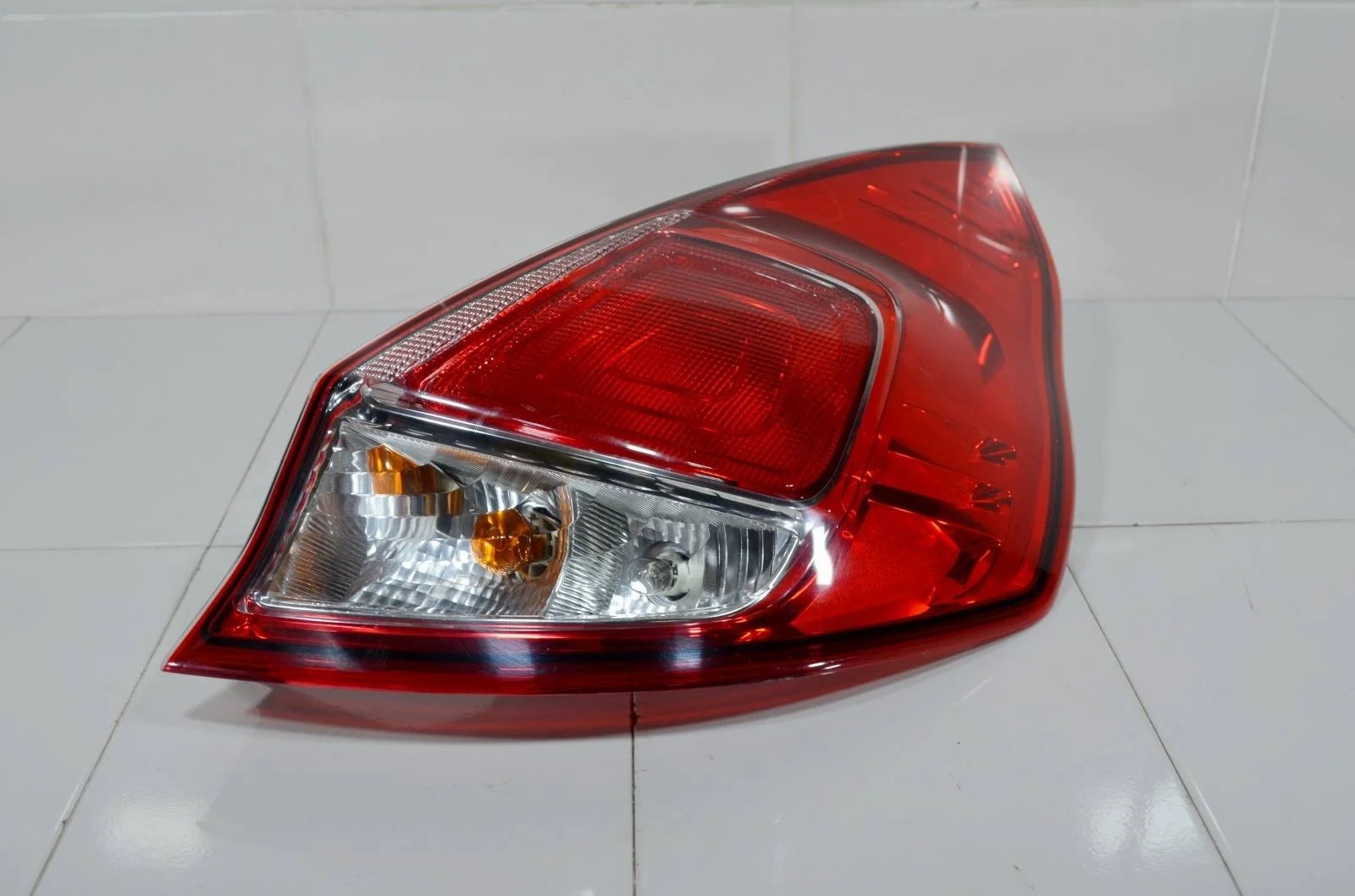 Фонарь FORD FIESTA 2012+ 1778973 6, правый