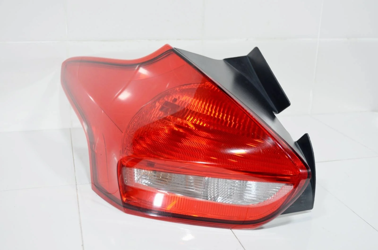 Фонарь FORD FOCUS 2014+ 1893910 3, левый