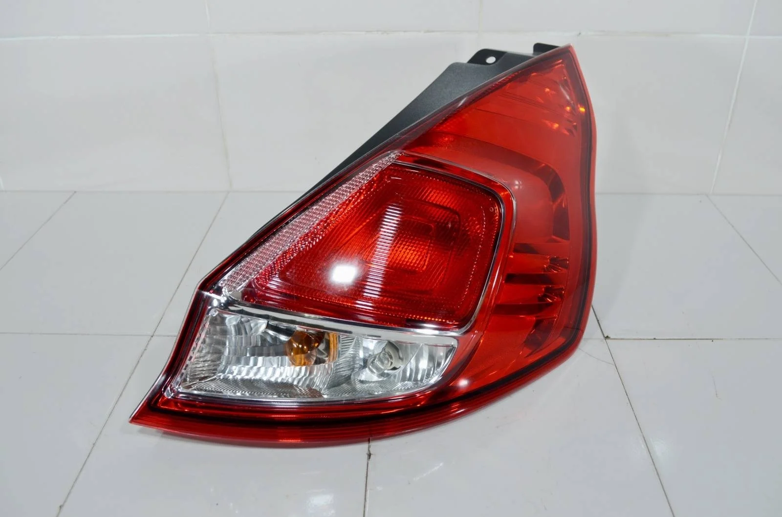 Фонарь FORD FIESTA 2012+ 1778973 6, правый