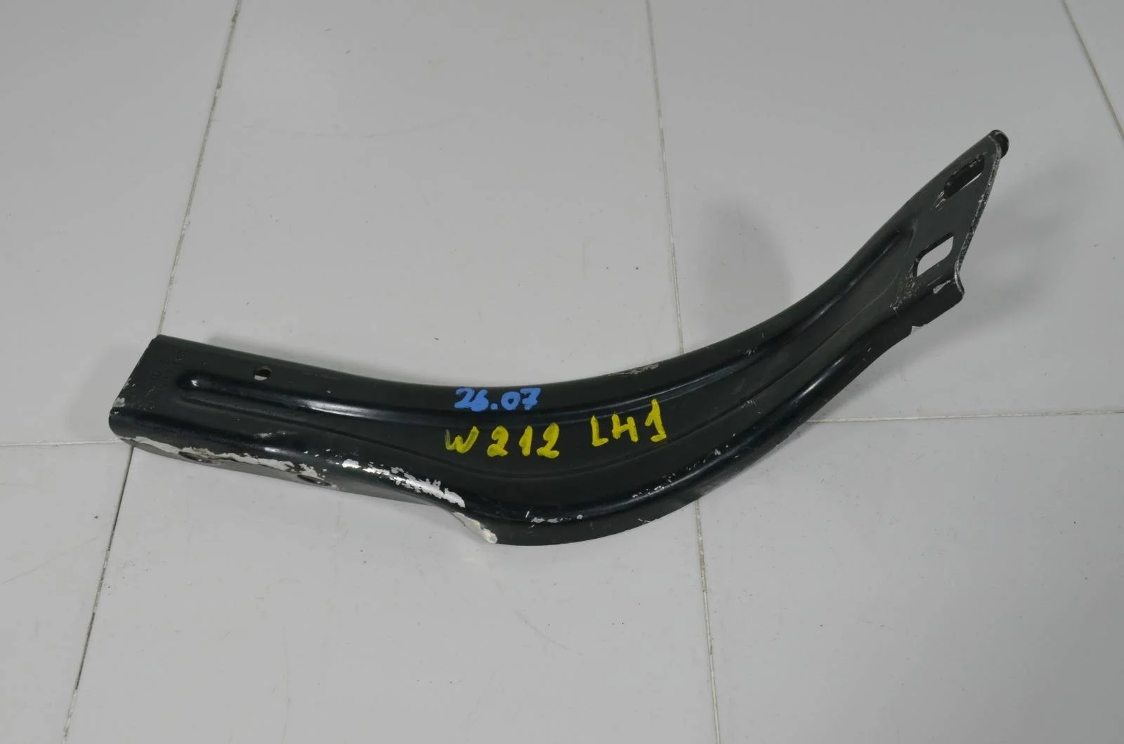 Кронштейн фары MERCEDES-BENZ E-Class 2009+ A2126200185 W212, левый