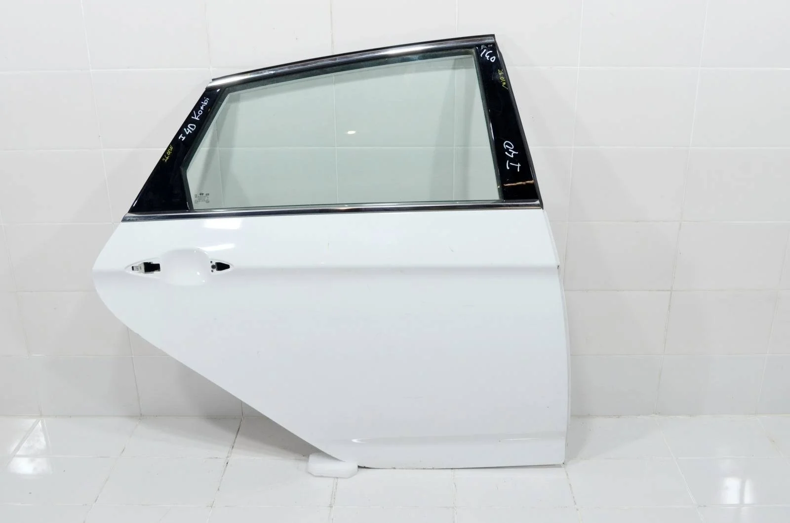 Дверь HYUNDAI I40 2011+ 770043Z000 VF УНИВЕРСАЛ, задняя правая