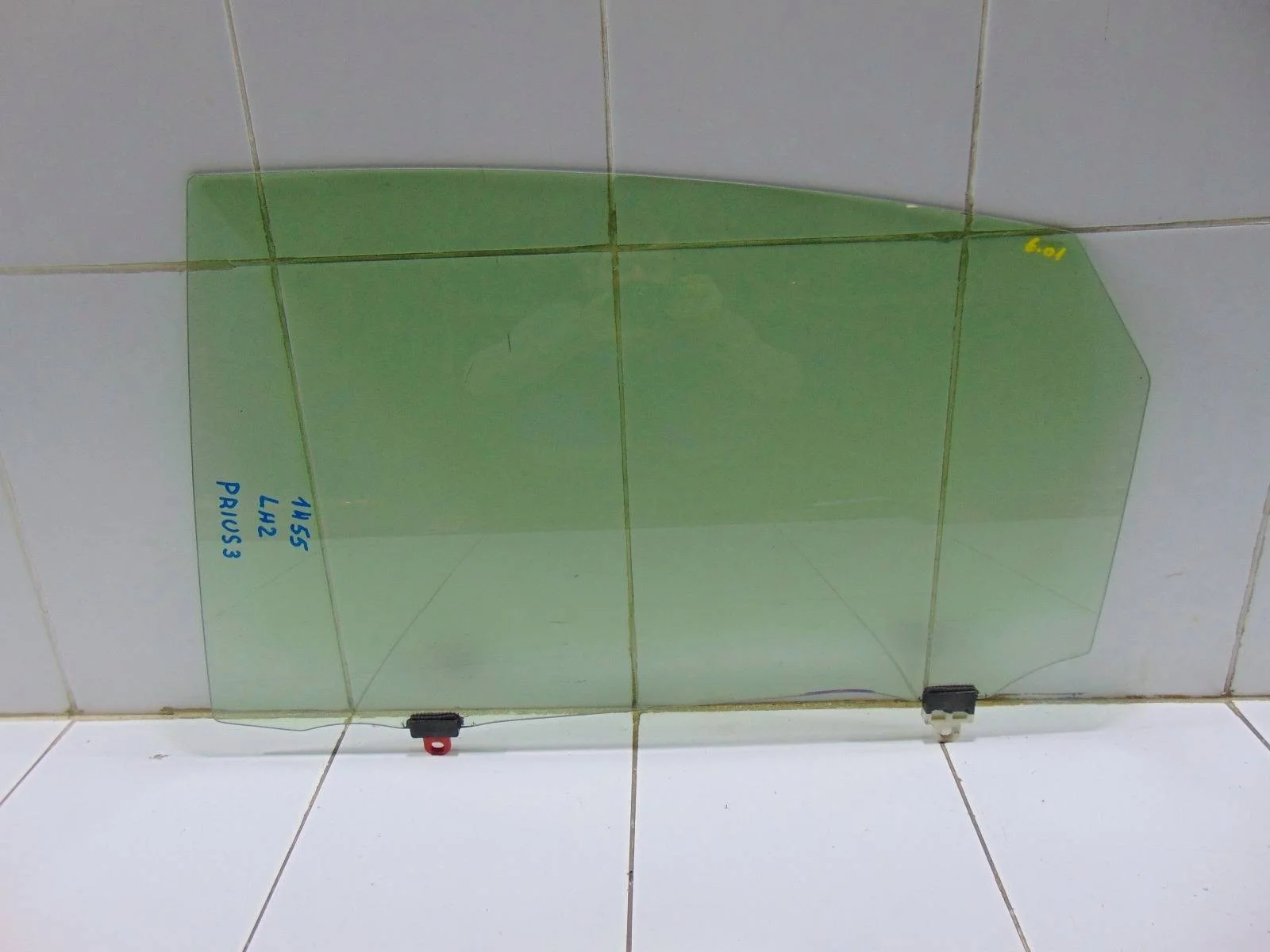 Стекло двери TOYOTA PRIUS 2009+ 6810447051 XW30, заднее левое