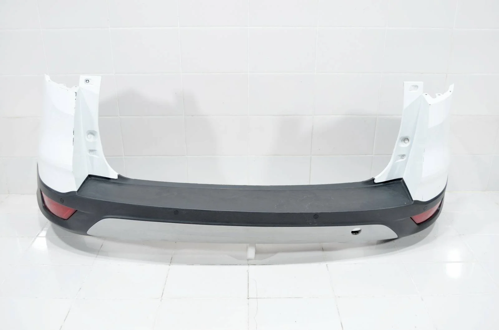 Бампер FORD KUGA 2012+ 1837225 CBS, задний