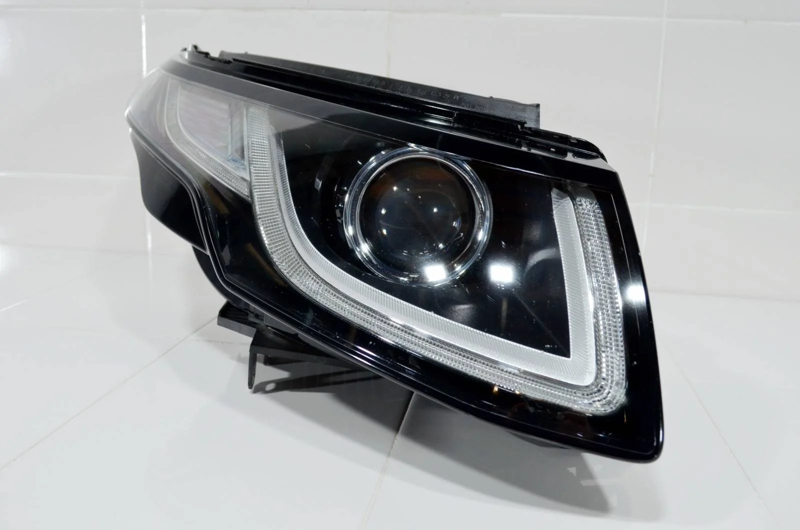 Фара LAND ROVER RANGE ROVER EVOQUE 2015+ LR072619 L538, правая