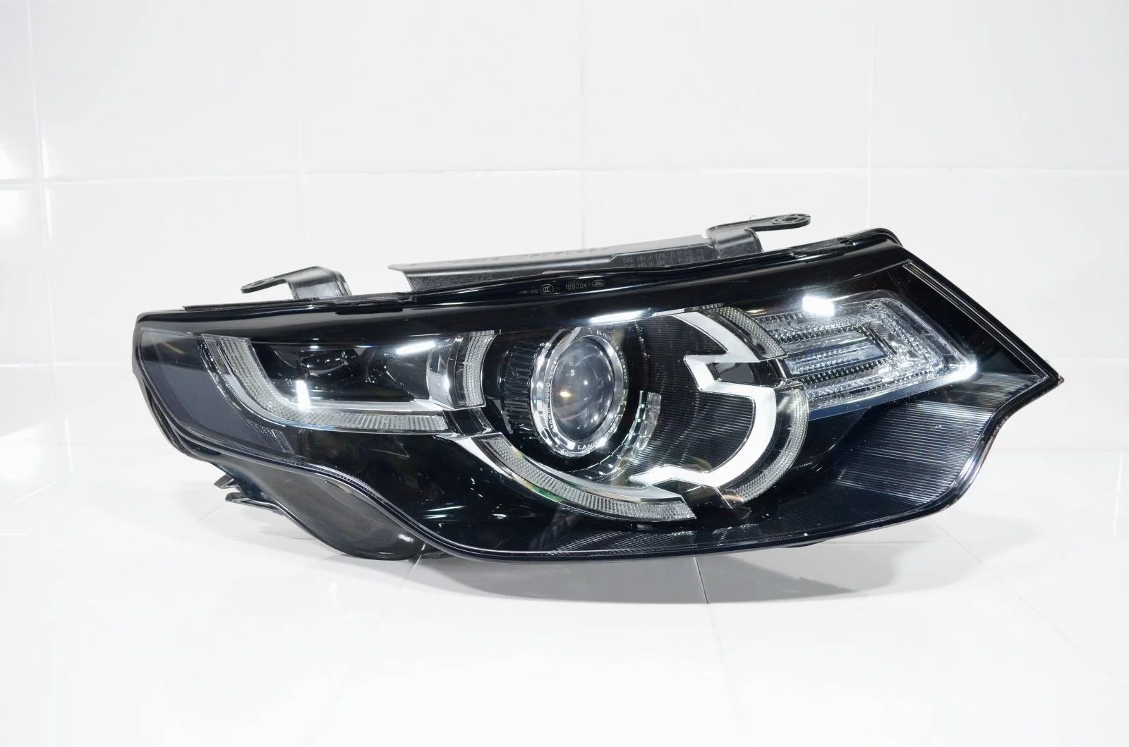 Фара LAND ROVER DISCOVERY SPORT 2015+ LR060880 L550, правая