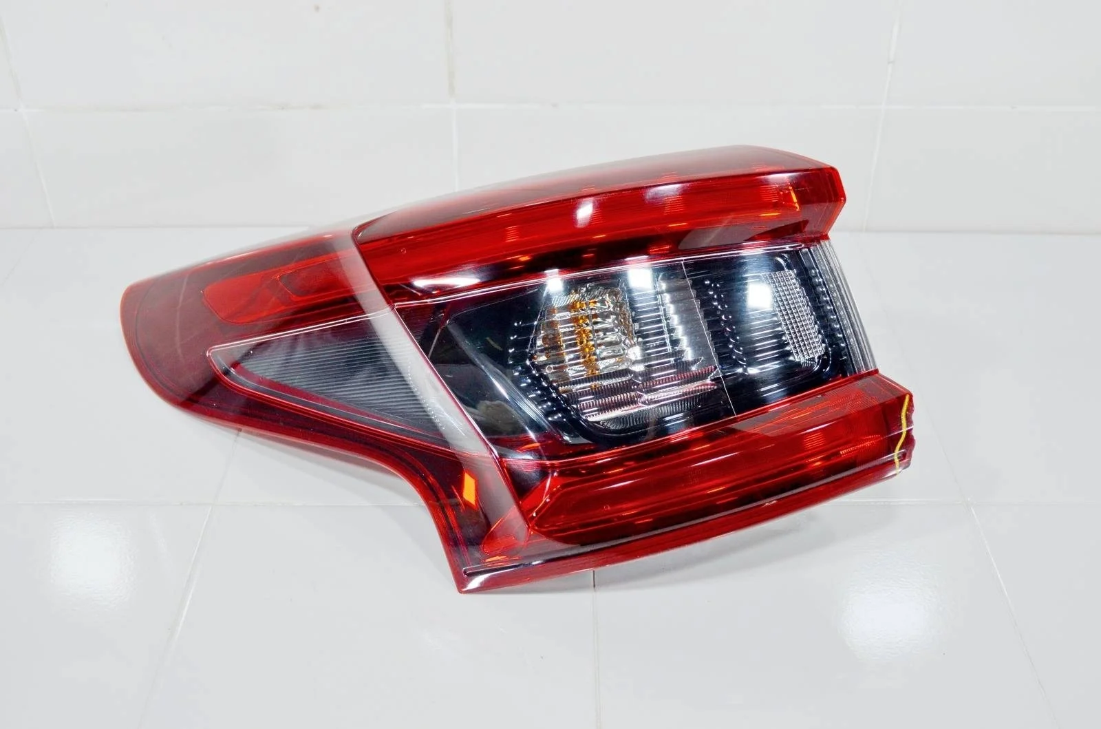 Фонарь NISSAN QASHQAI 2017+ 26555HV00A J11, левый