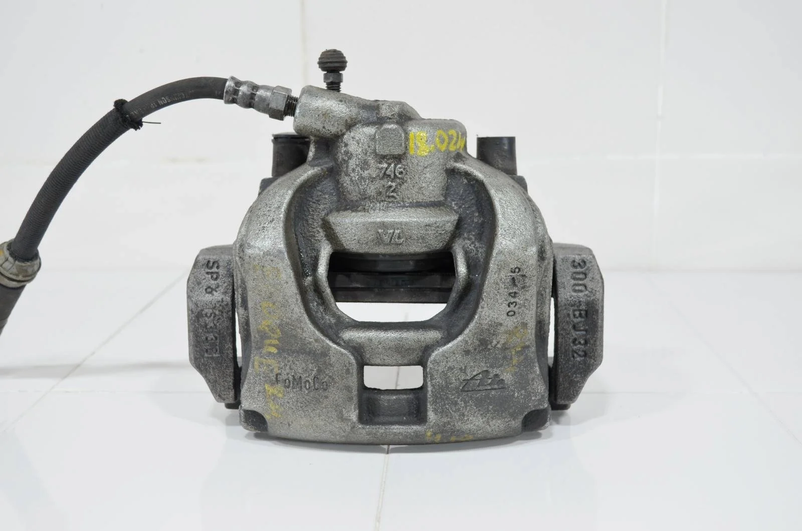 Суппорт тормозной LAND ROVER RANGE ROVER EVOQUE 2011-2018 LR015386 L538, передний правый