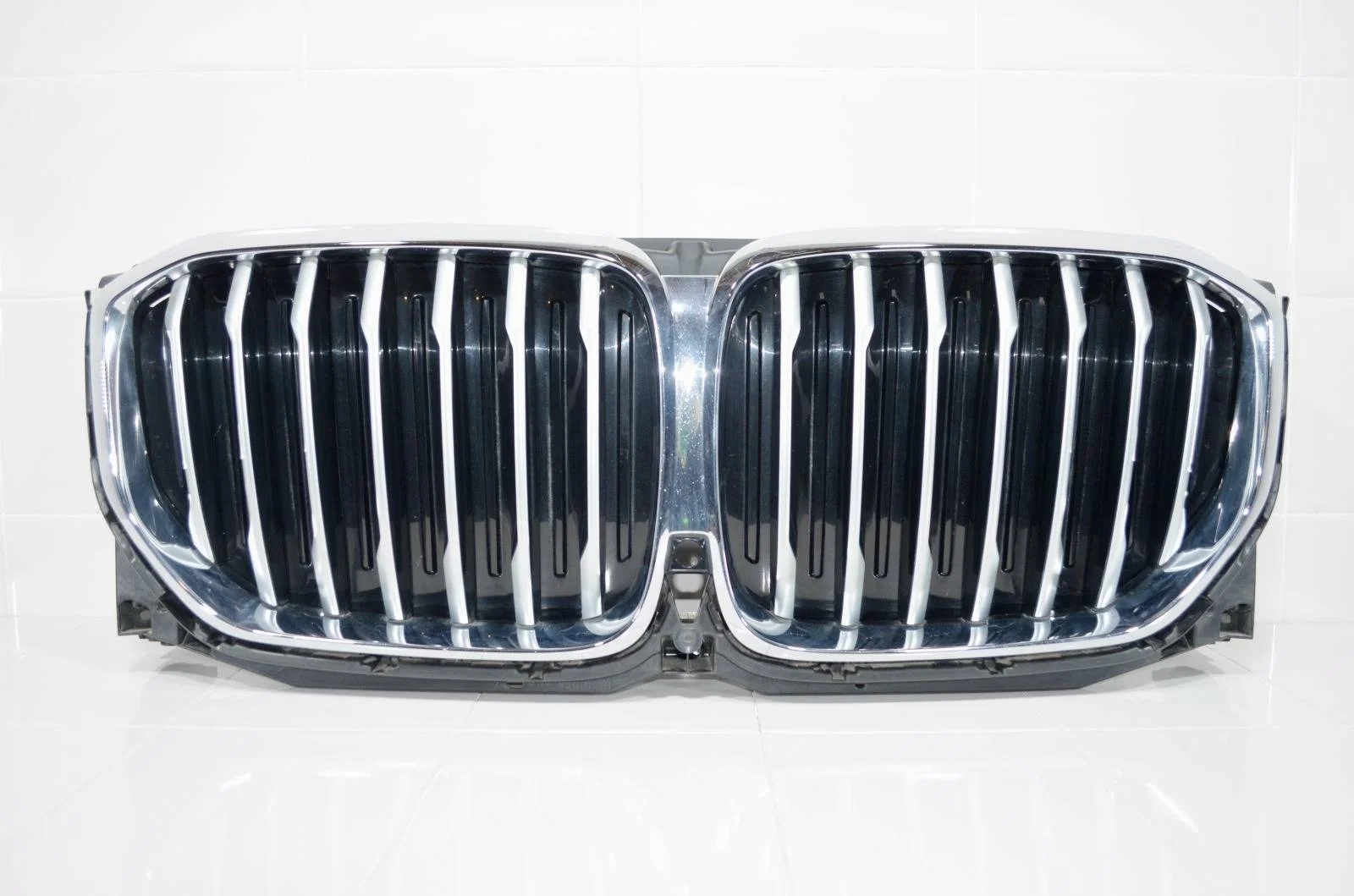 Решетка бампера центральная BMW X5 2018+ 51749465525 G05
