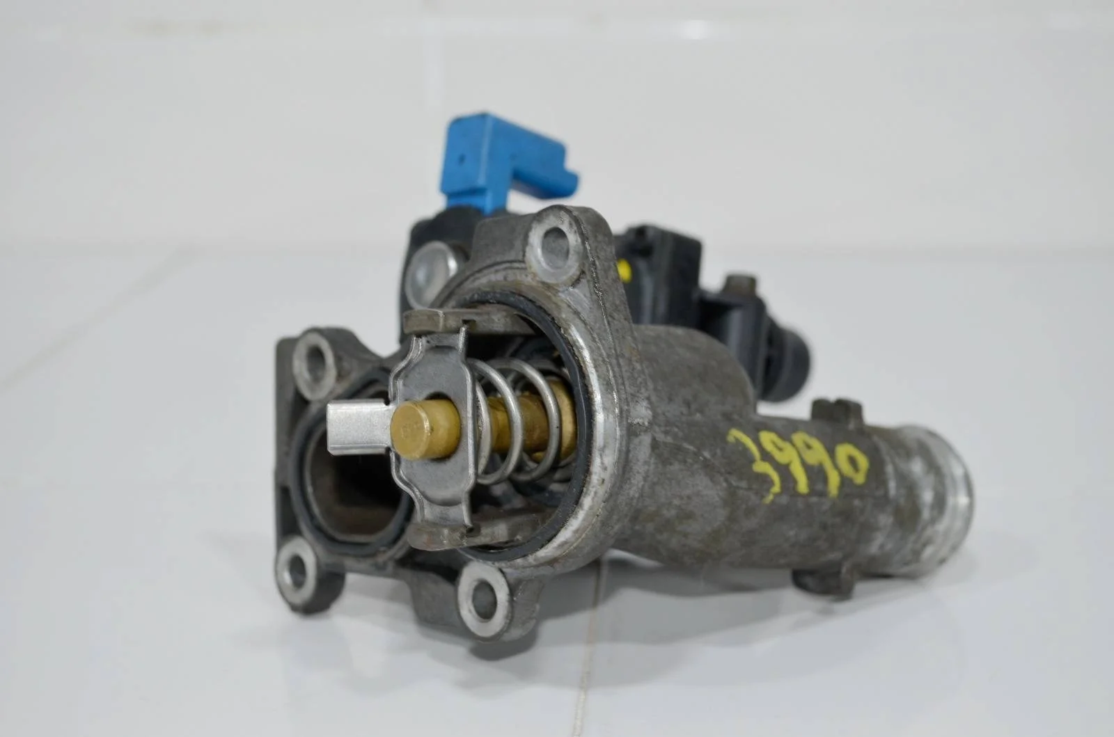 Корпус термостата FORD KUGA 2012+ BM5Z8592C CBS 1.6 ECOBOOST