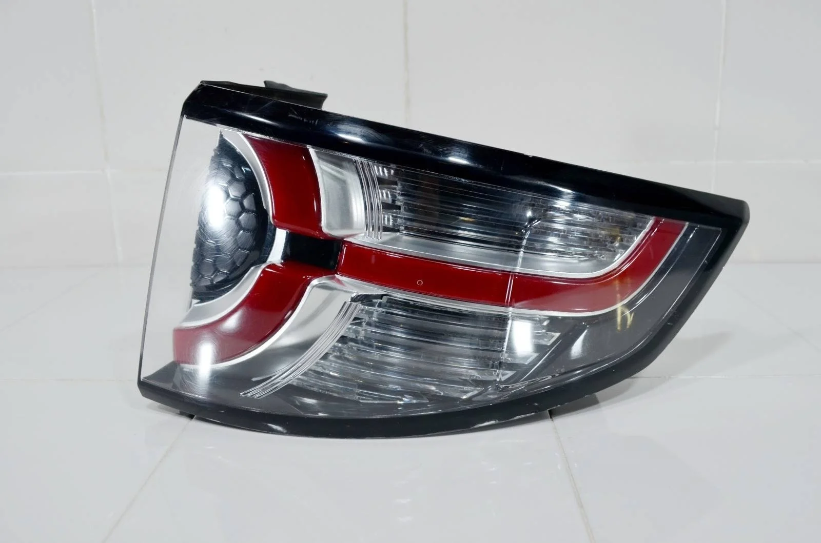 Фонарь LAND ROVER DISCOVERY SPORT 2015+ LR060900 L550, правый