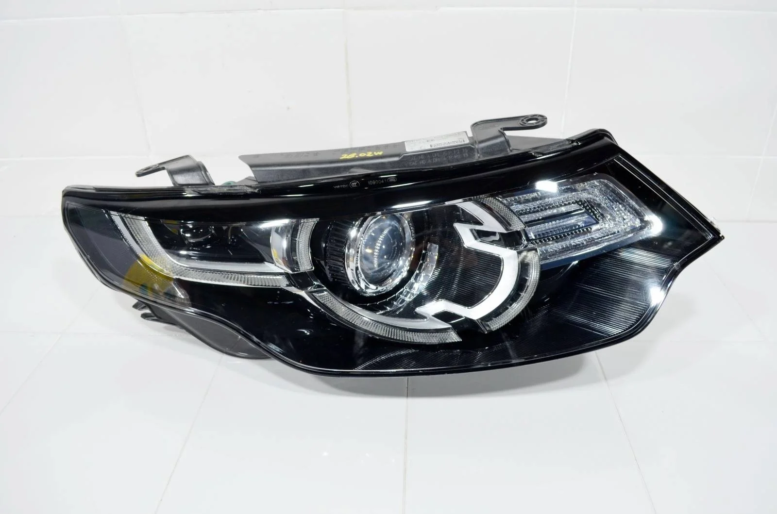 Фара LAND ROVER DISCOVERY SPORT 2015+ LR060880 L550, правая