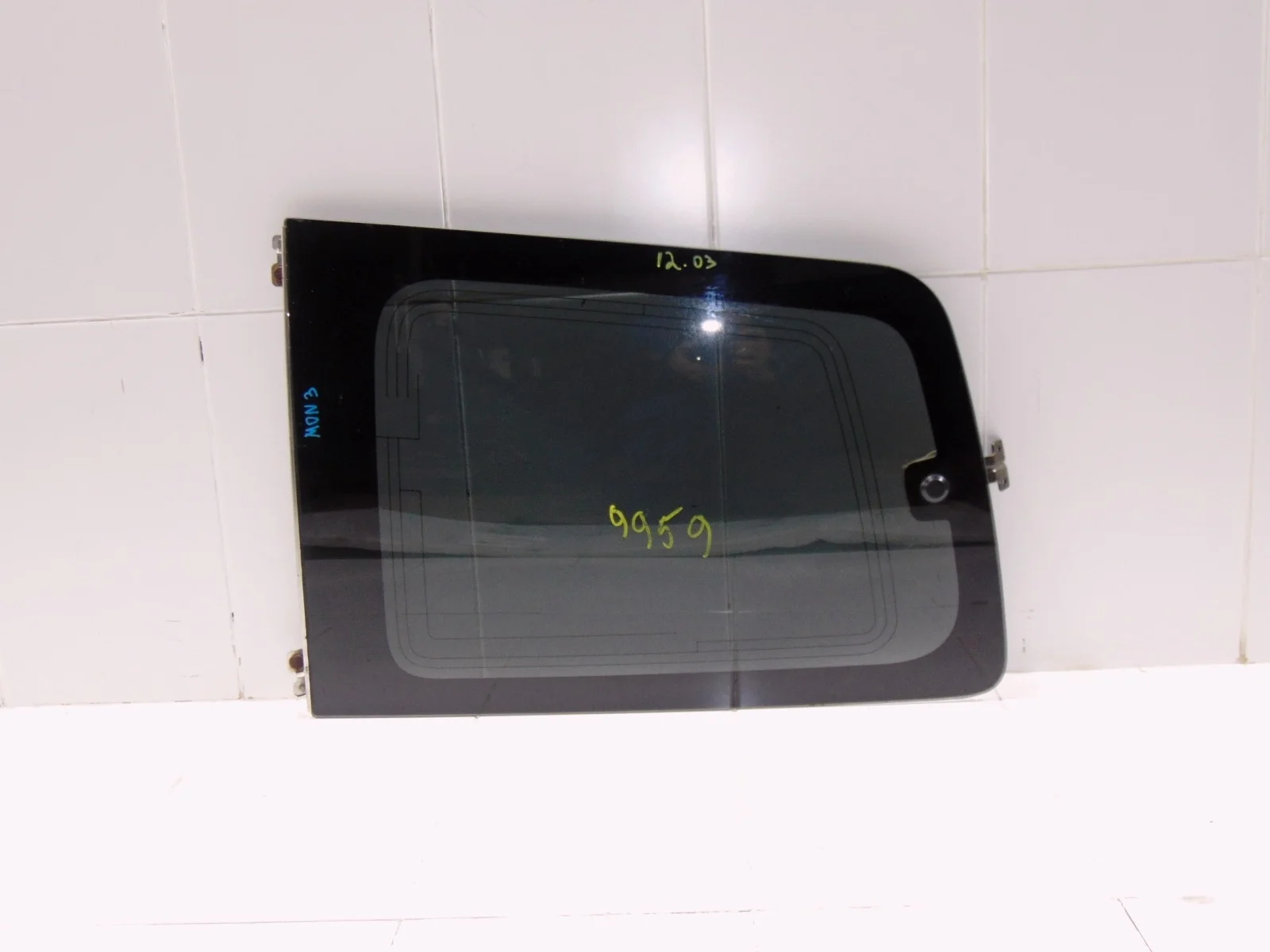 Стекло кузовное MITSUBISHI PAJERO / MONTERO 2000-2006 MR557905 3, заднее левое