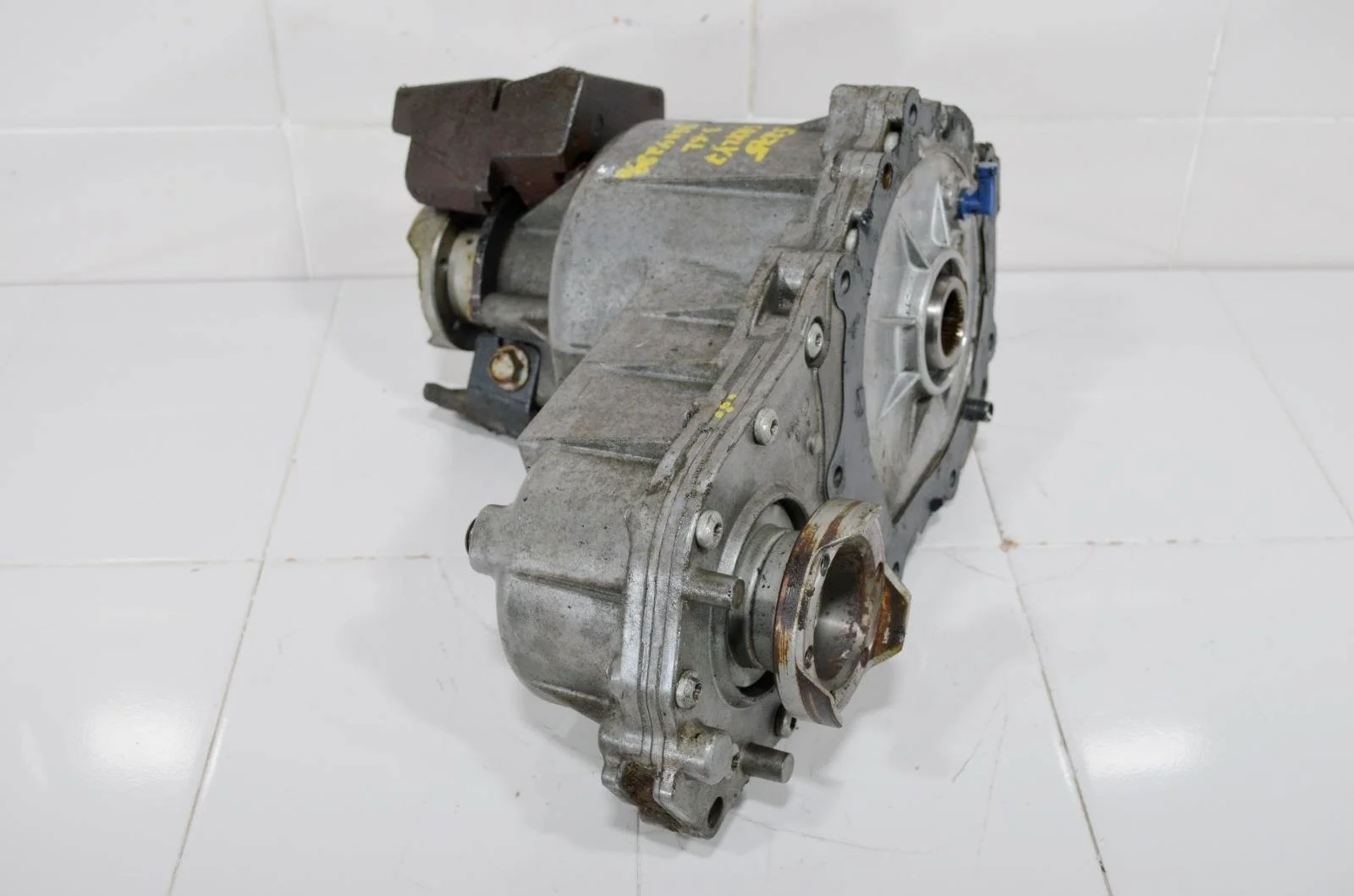 Раздаточная коробка CADILLAC SRX 2003-2009 24238468 1