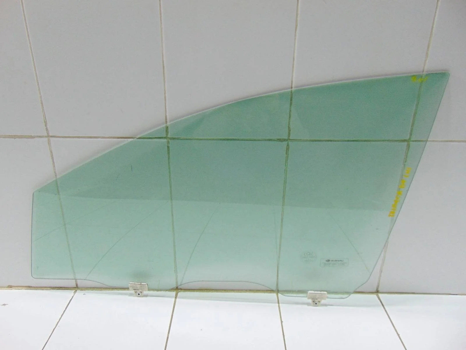 Стекло двери SUBARU TRIBECA 2004-2014 61011XA03A B9, переднее левое