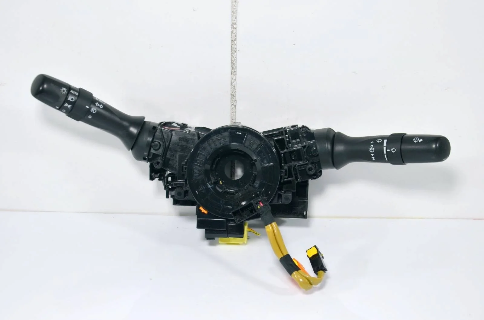 Переключатель / Шлейф подрулевой LEXUS IS250 2008+ 8430648030 XE20