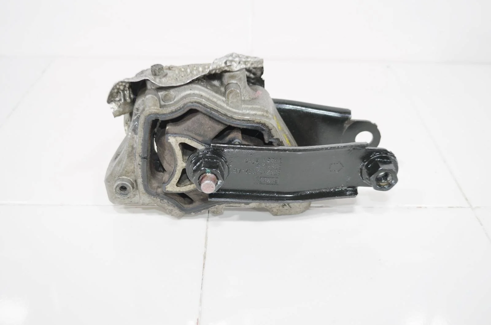 Опора двигателя LAND ROVER FREELANDER 2 2006-2014 LR011835 L359, задняя