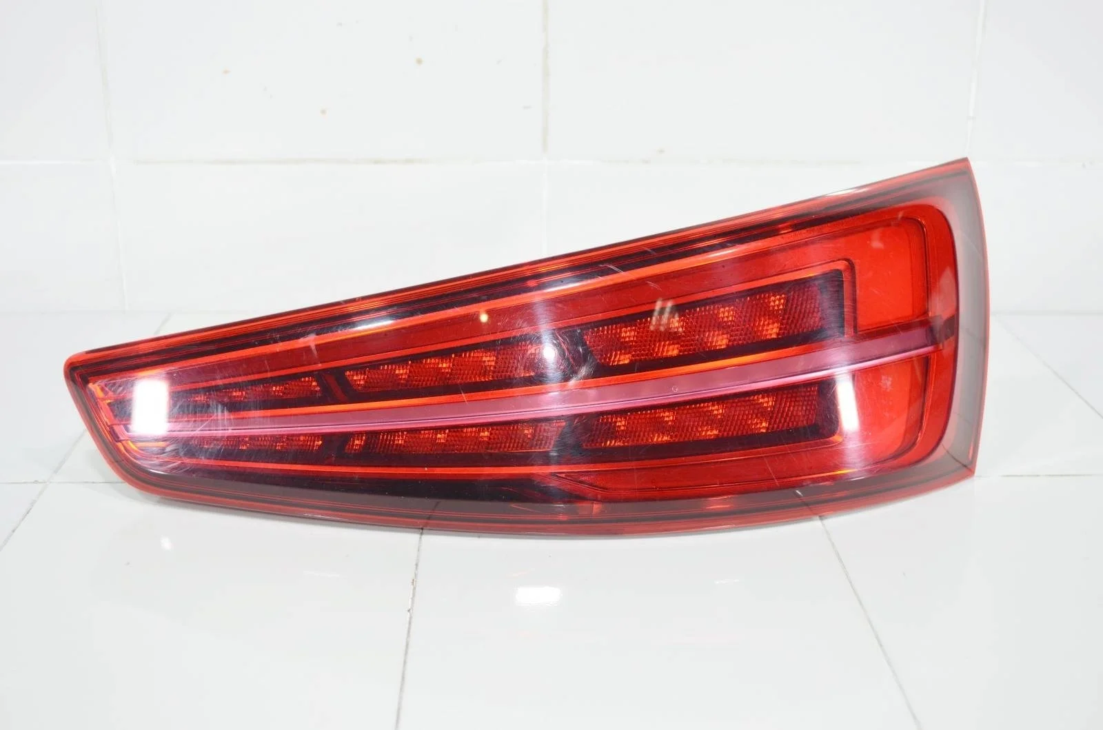 Фонарь AUDI Q3 2015+ 8U0945094M 8U, правый