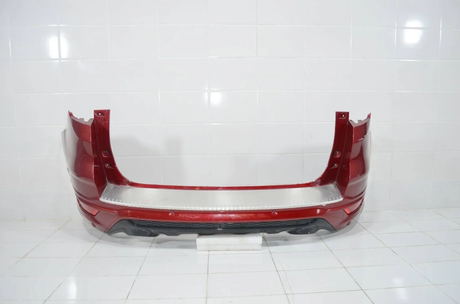 Бампер FORD KUGA 2016+ 2106427 CBS, задний