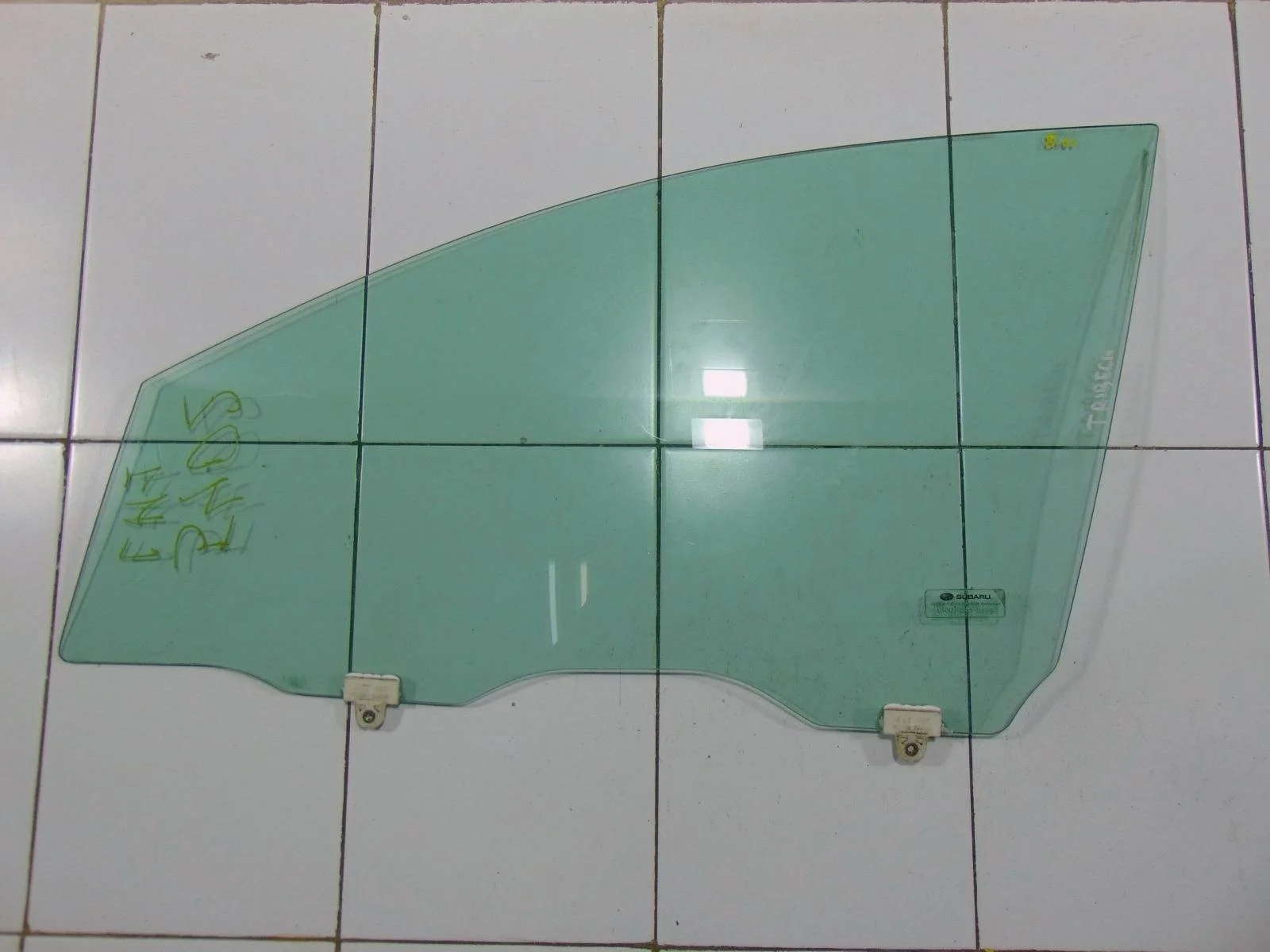Стекло двери SUBARU TRIBECA 2004-2014 61011XA03A B9, переднее левое