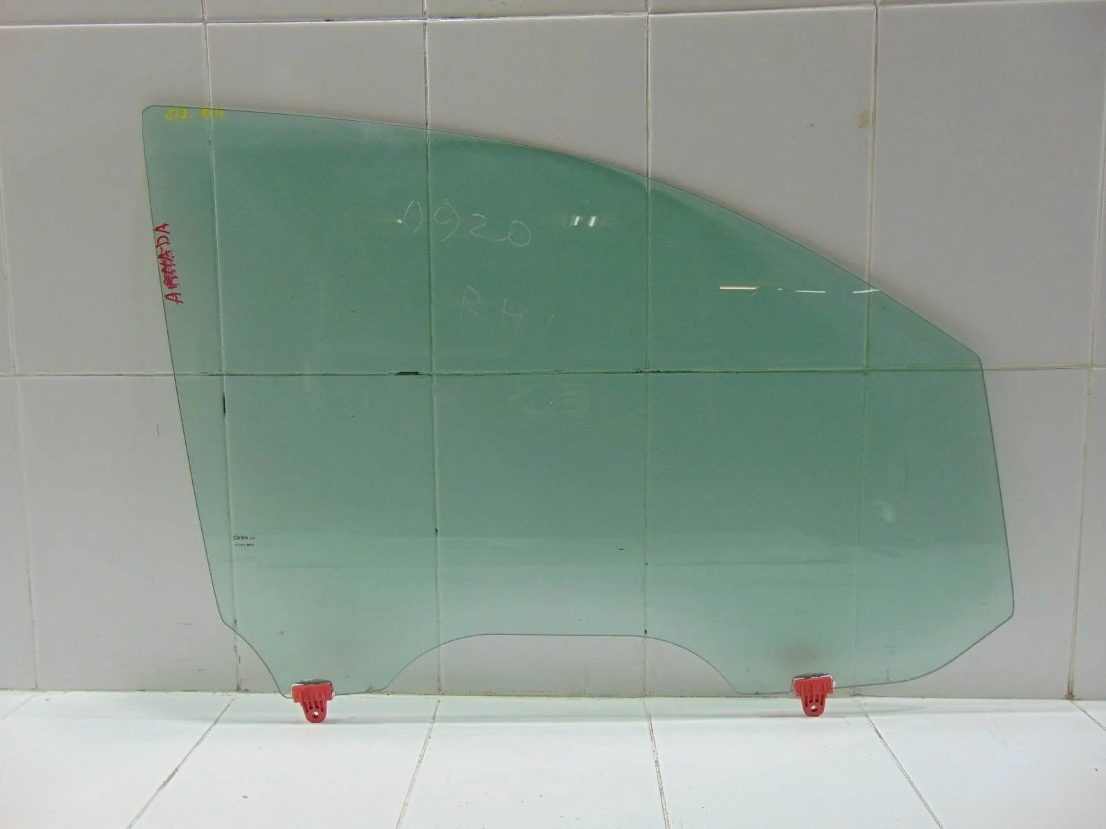 Стекло двери NISSAN ARMADA 2003+ 803007S000 TA60, переднее правое