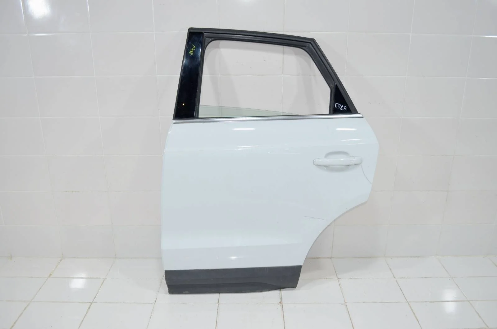 Дверь AUDI Q3 2011+ 8U0833051B 8U, задняя левая