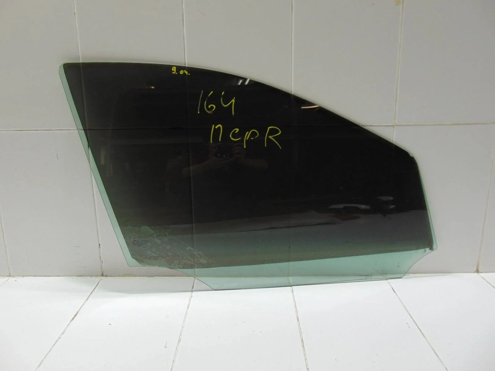 Стекло двери MERCEDES-BENZ GL-Class 2006-2012 A1647251010 X164, переднее правое