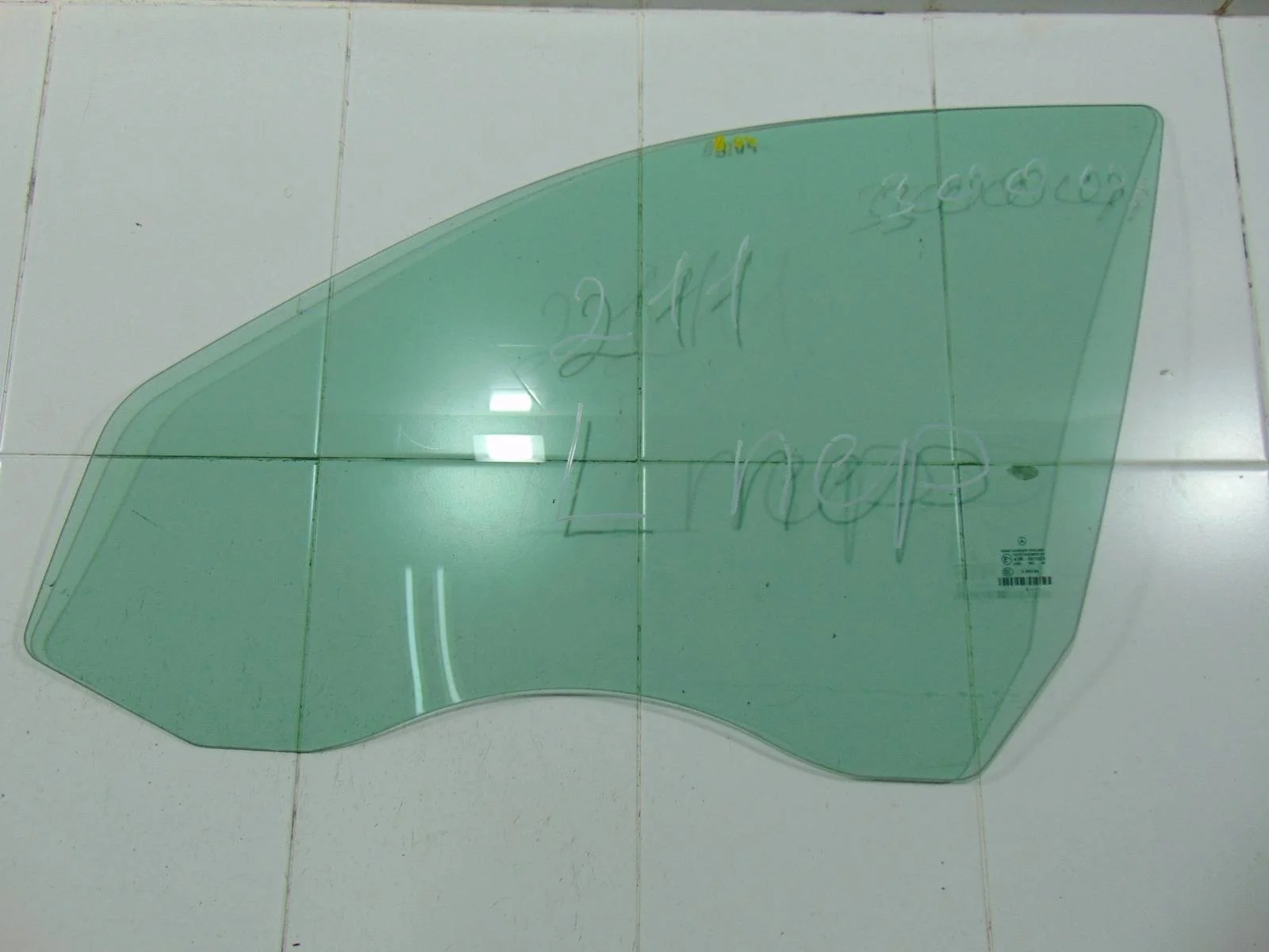 Стекло двери MERCEDES-BENZ E-CLASS 2002-2009 A2117250310 W211, переднее левое