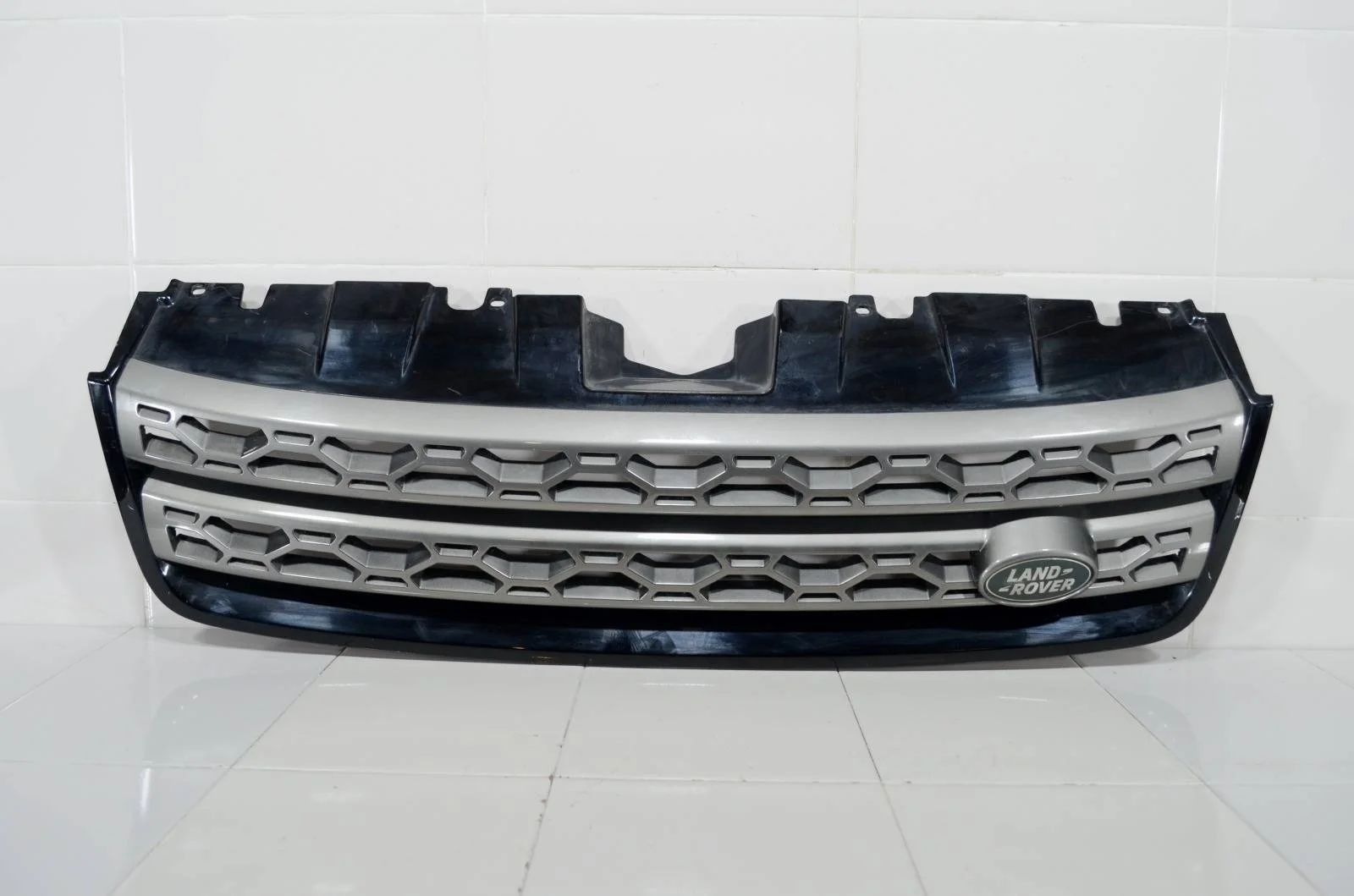 Решетка радиатора LAND ROVER DISCOVERY SPORT 2015+ LR061222 L550