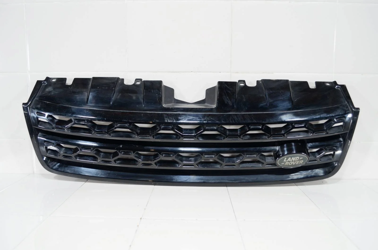 Решетка радиатора LAND ROVER DISCOVERY SPORT 2015+ LR066143 L550