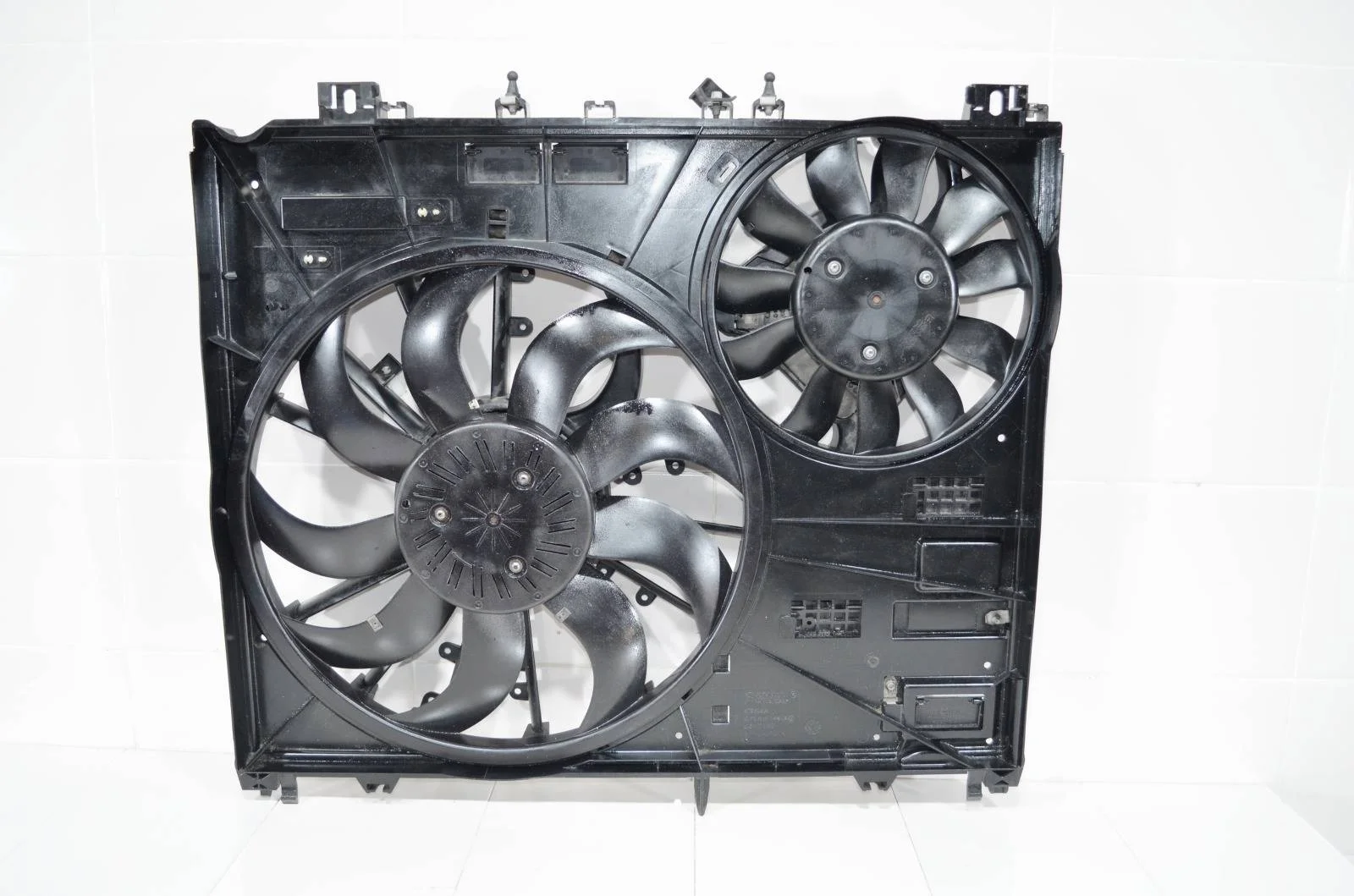 Диффузор в сборе LAND ROVER SPORT 2013+ LR072554 L494