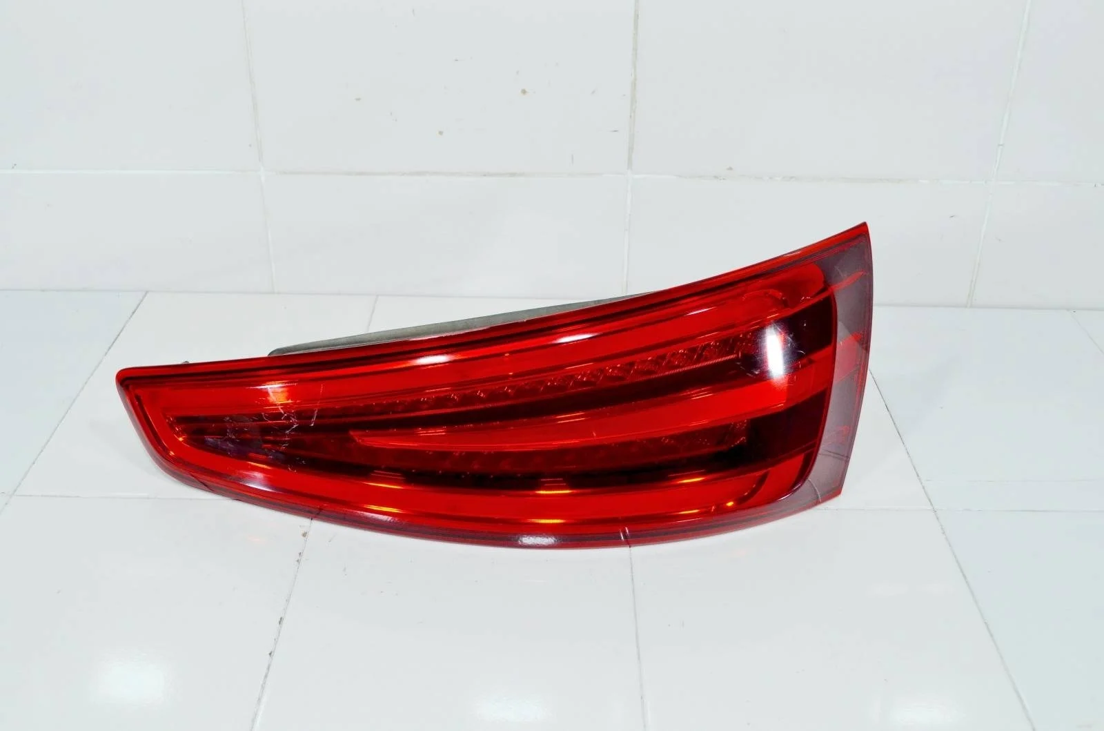 Фонарь AUDI Q3 2012+ 8U0945094A 8U, правый