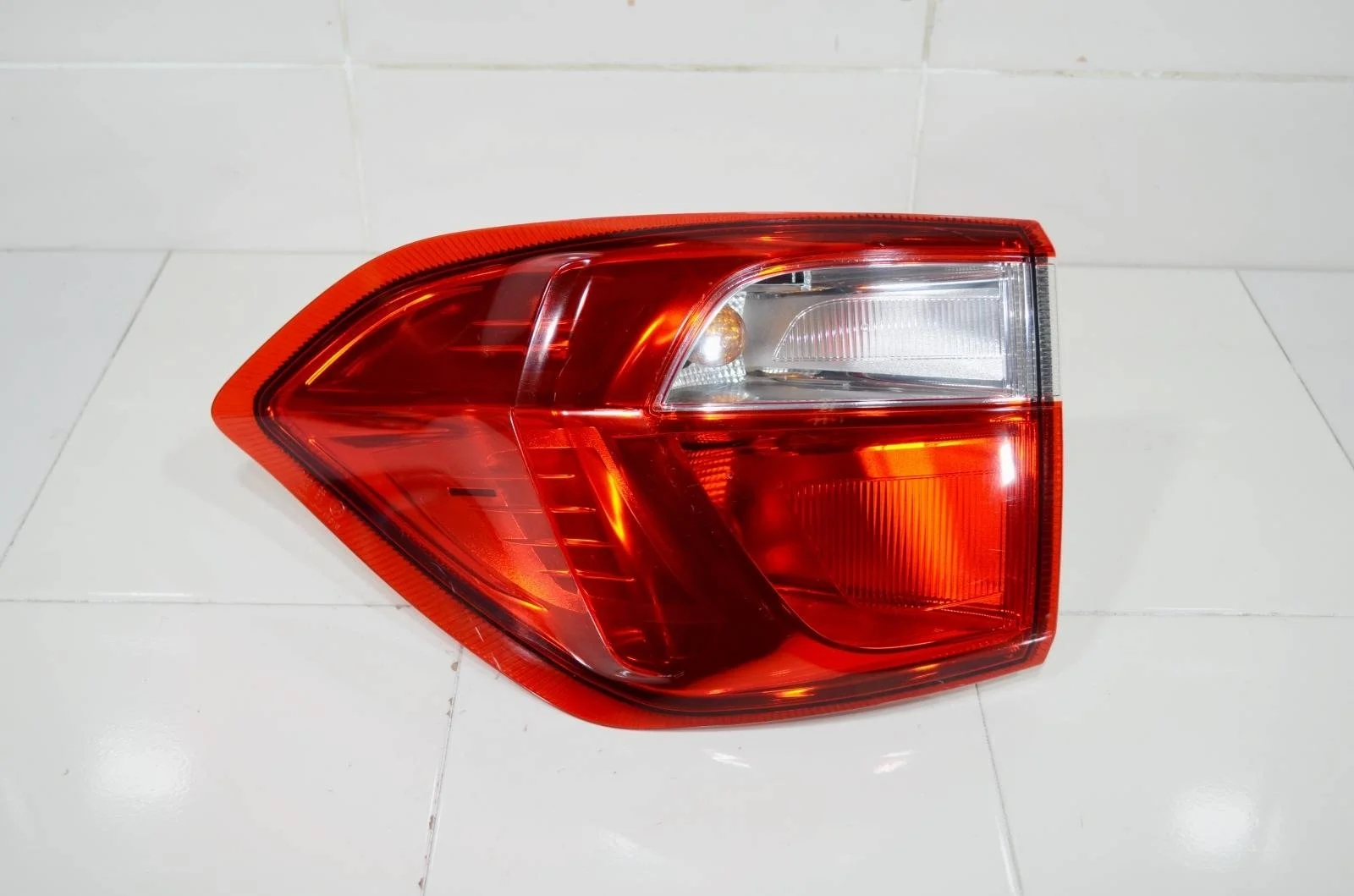 Фонарь FORD ECOSPORT 2014-2019 2304083 CR1, левый