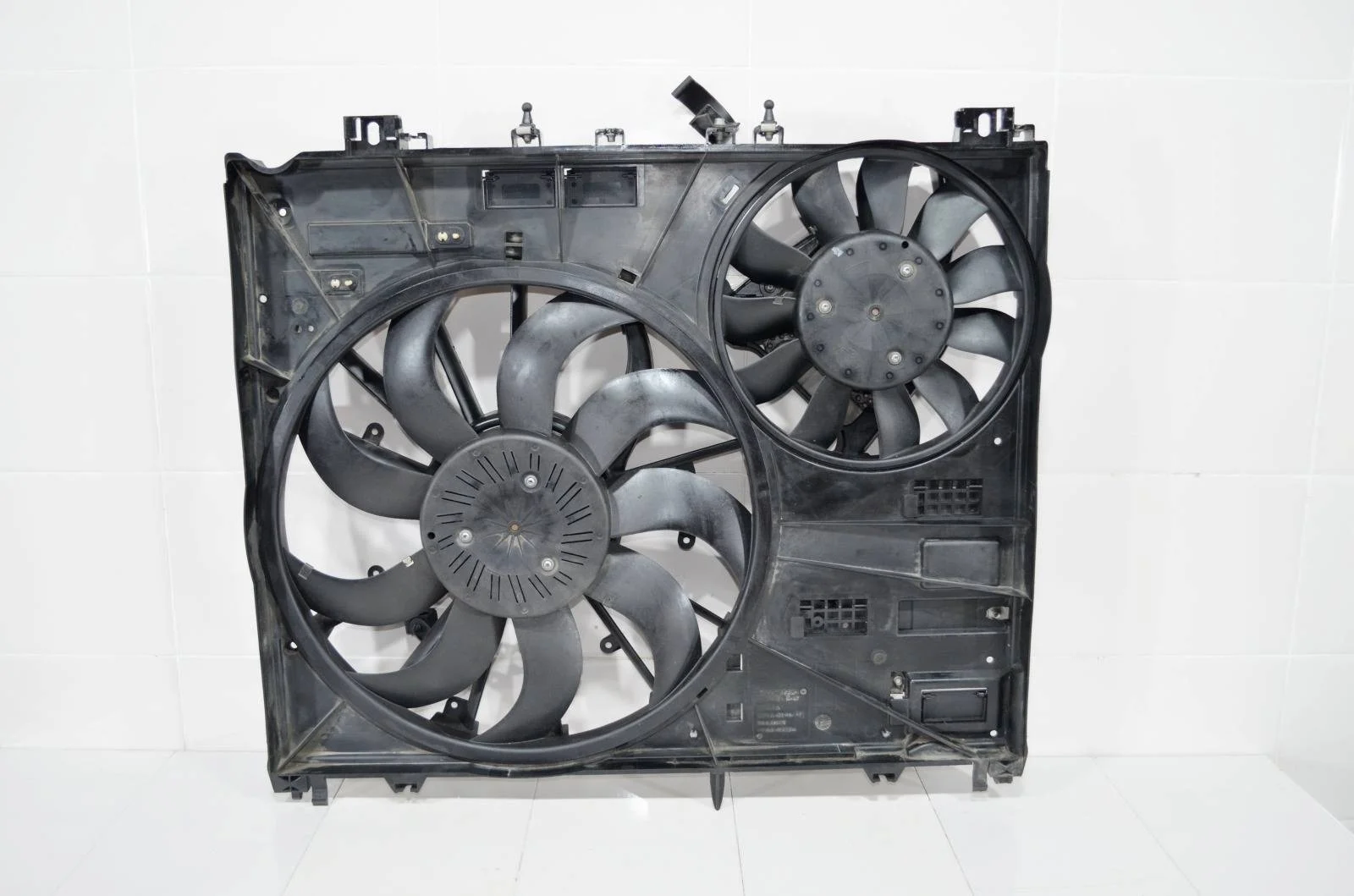 Диффузор в сборе LAND ROVER SPORT 2013+ LR072554 L494