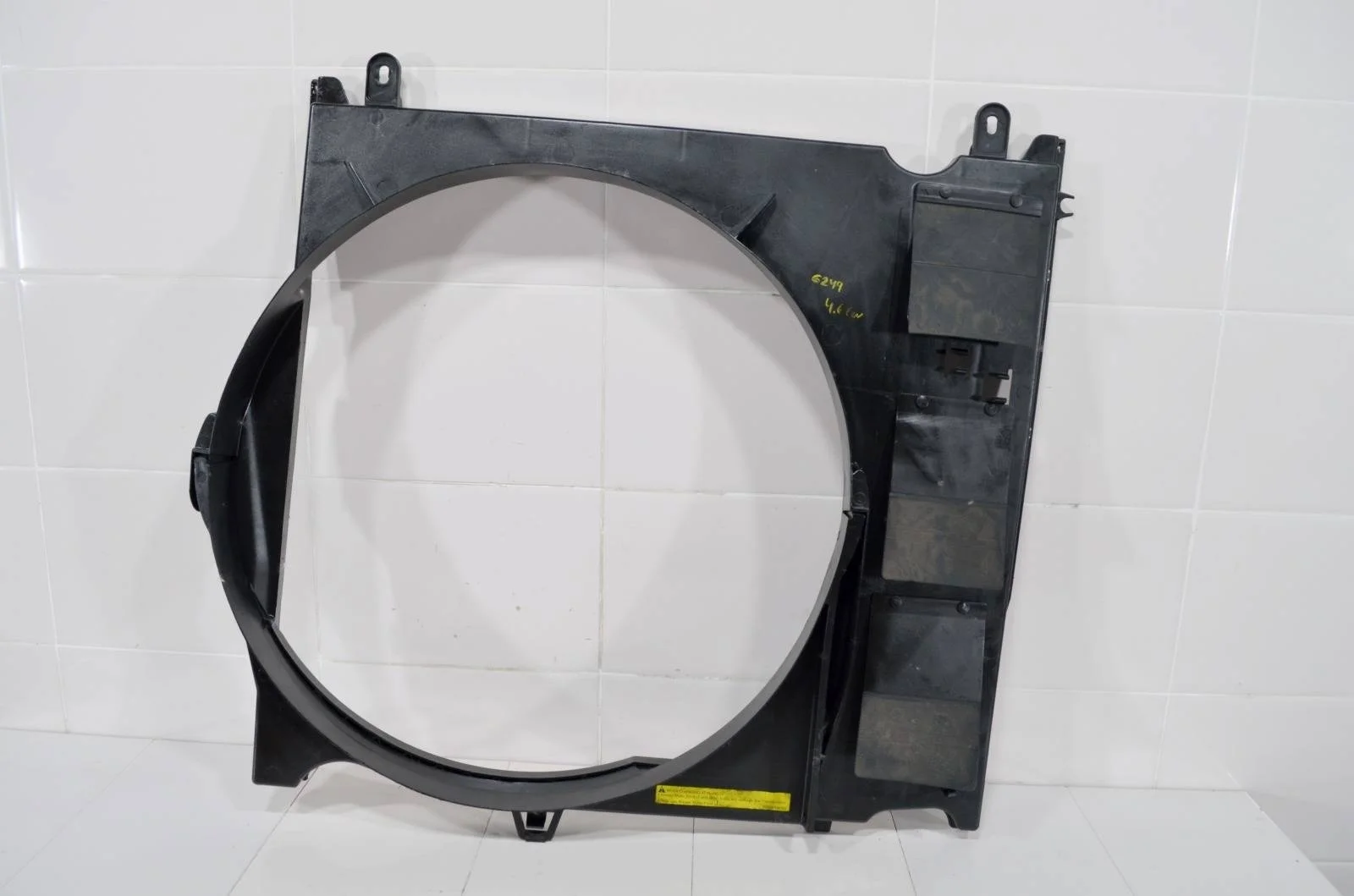 Кожух вентилятора NISSAN ARMADA 2003+ 214767S000 TA60