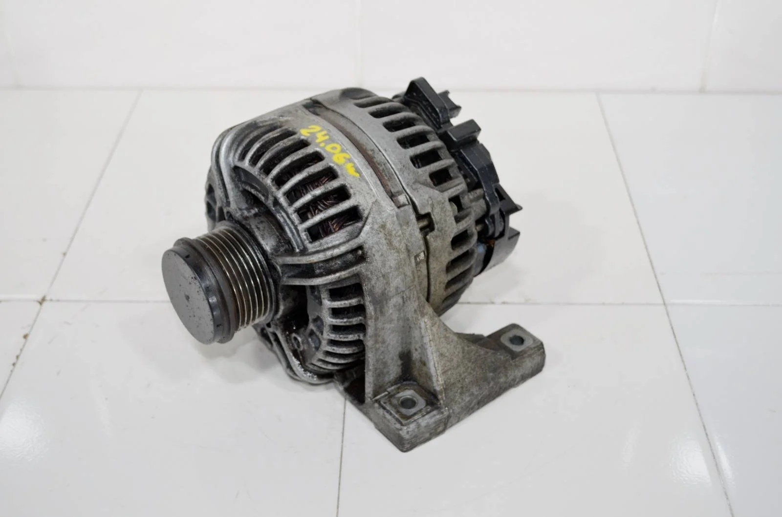 Генератор VOLVO XC70 2000-2007 30658085