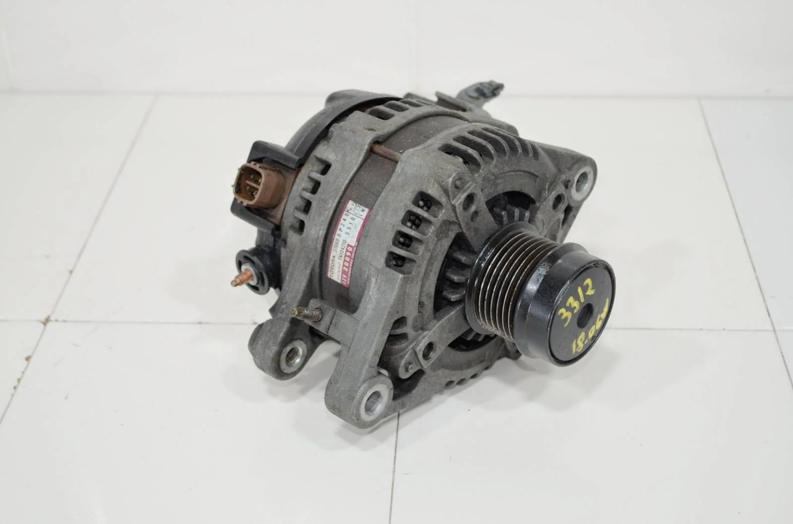 Генератор TOYOTA SIENNA 2003-2009 270600P240 2