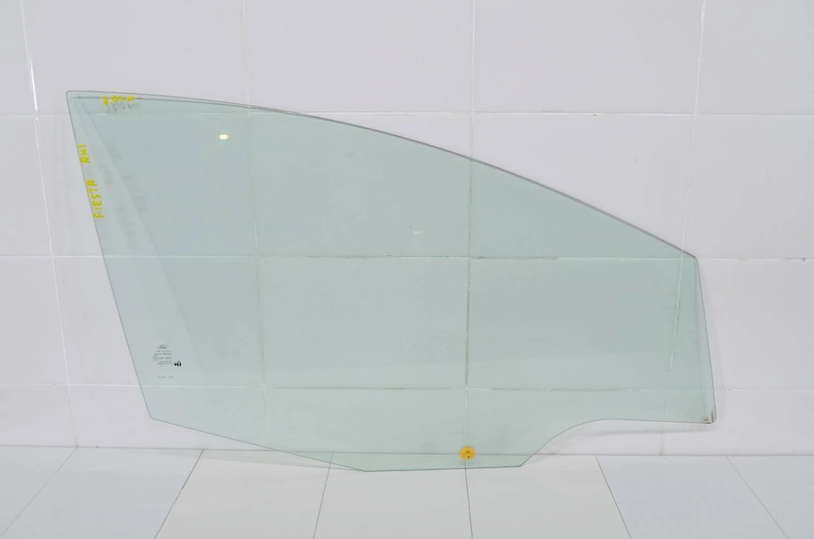 Стекло двери FORD FIESTA 2008-2019 1680515 6, переднее правое