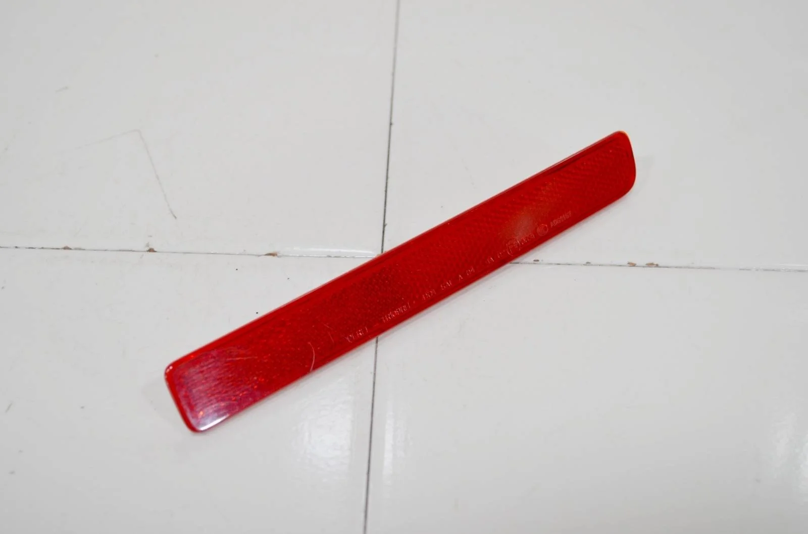 Задний отражатель LAND ROVER DISCOVERY 2005-2013 XFF500020 L319, правый