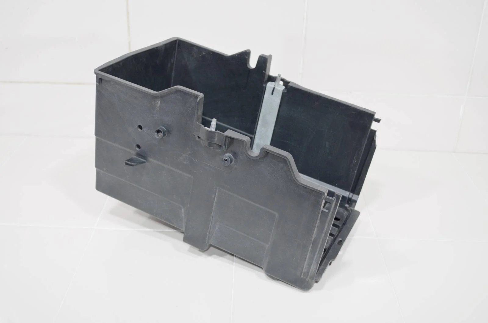 Площадка аккумулятора FORD FOCUS 2011+ 1703865 3