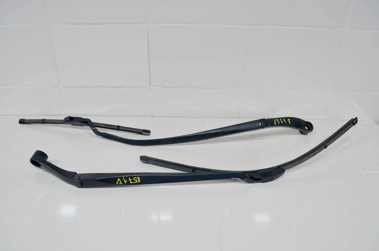 Поводок стеклоочистителя HYUNDAI SONATA 2014-2017 98311C1000 LF, передний