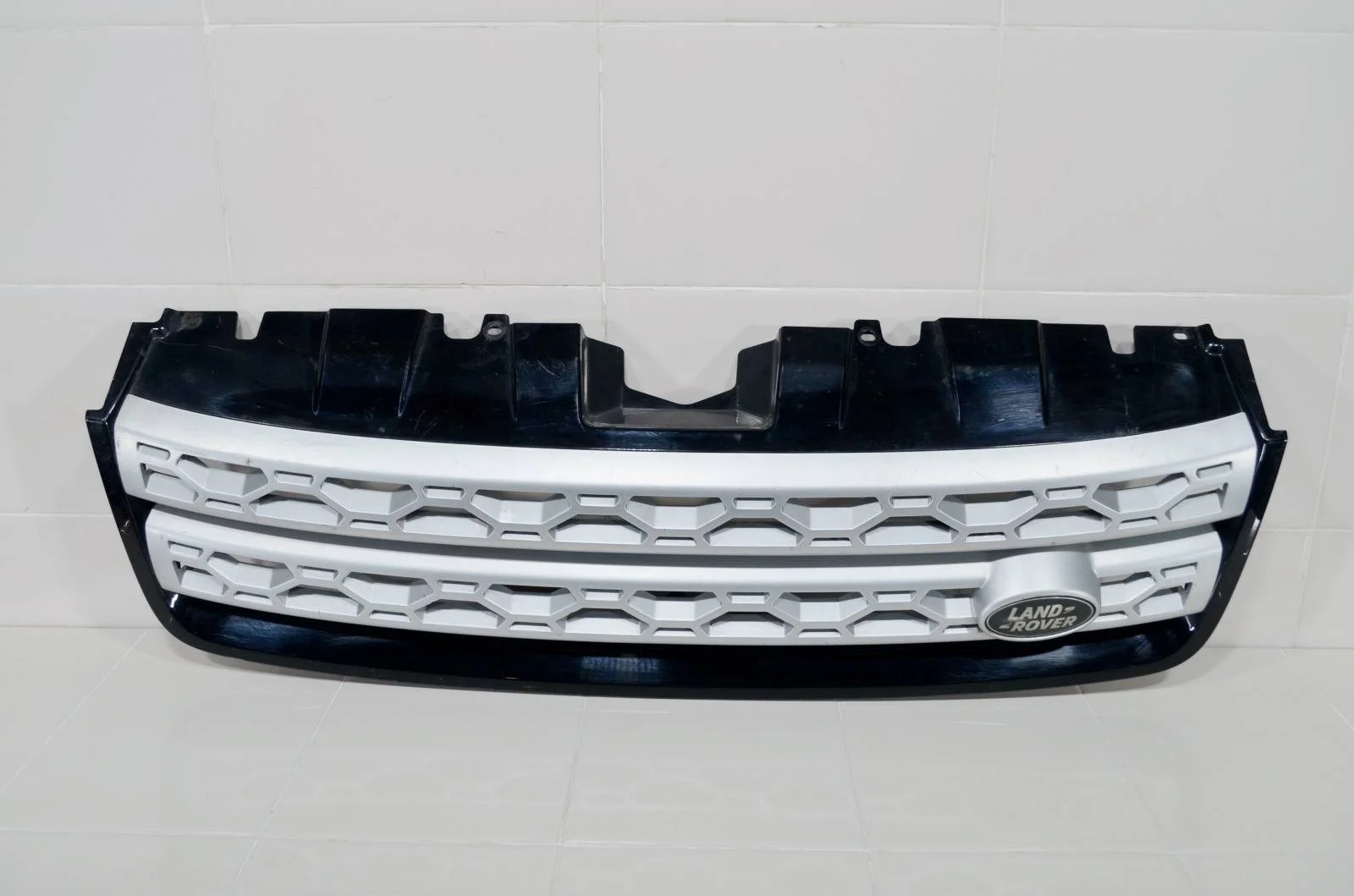 Решетка радиатора LAND ROVER DISCOVERY SPORT 2015+ LR061222 L550