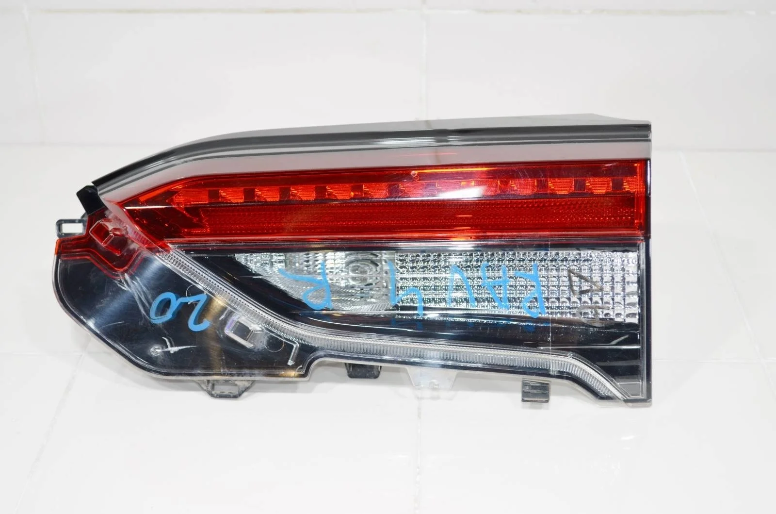 Фонарь TOYOTA RAV4 2018+ 8158142080 A50, правый