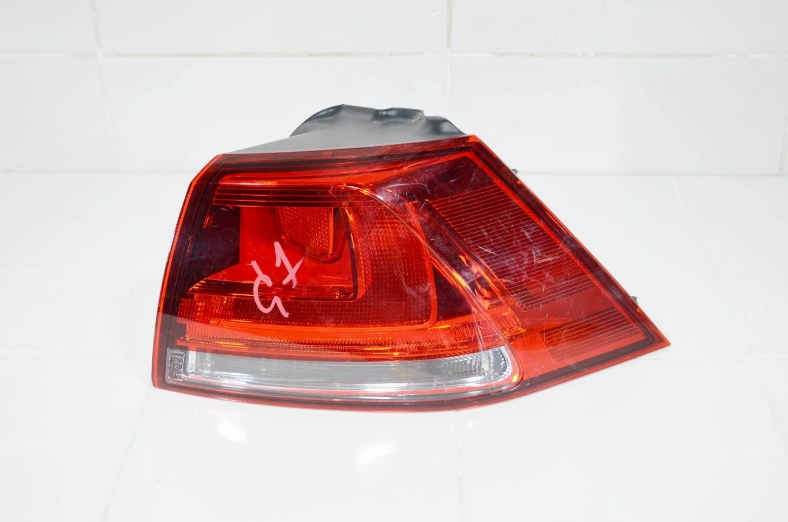 Фонарь VOLKSWAGEN GOLF 2012+ 5G0945096M 7, правый